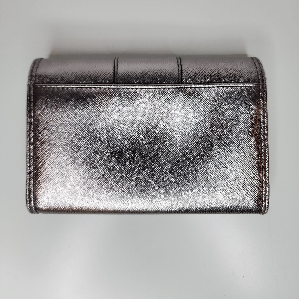 GUESS wallet - Picture 2 of 5